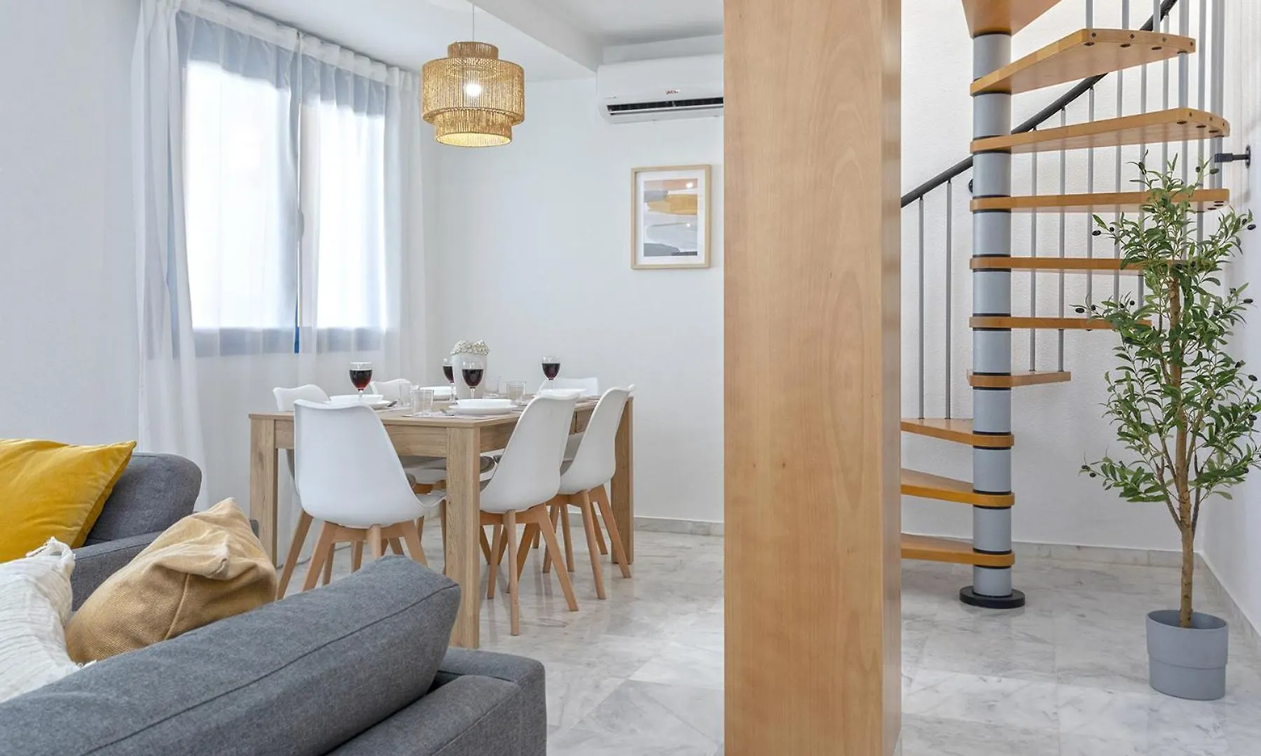 -Malagasunapts-Ayala33 Bus-Train Station - Huelin Beach 0*, Malaga Spain