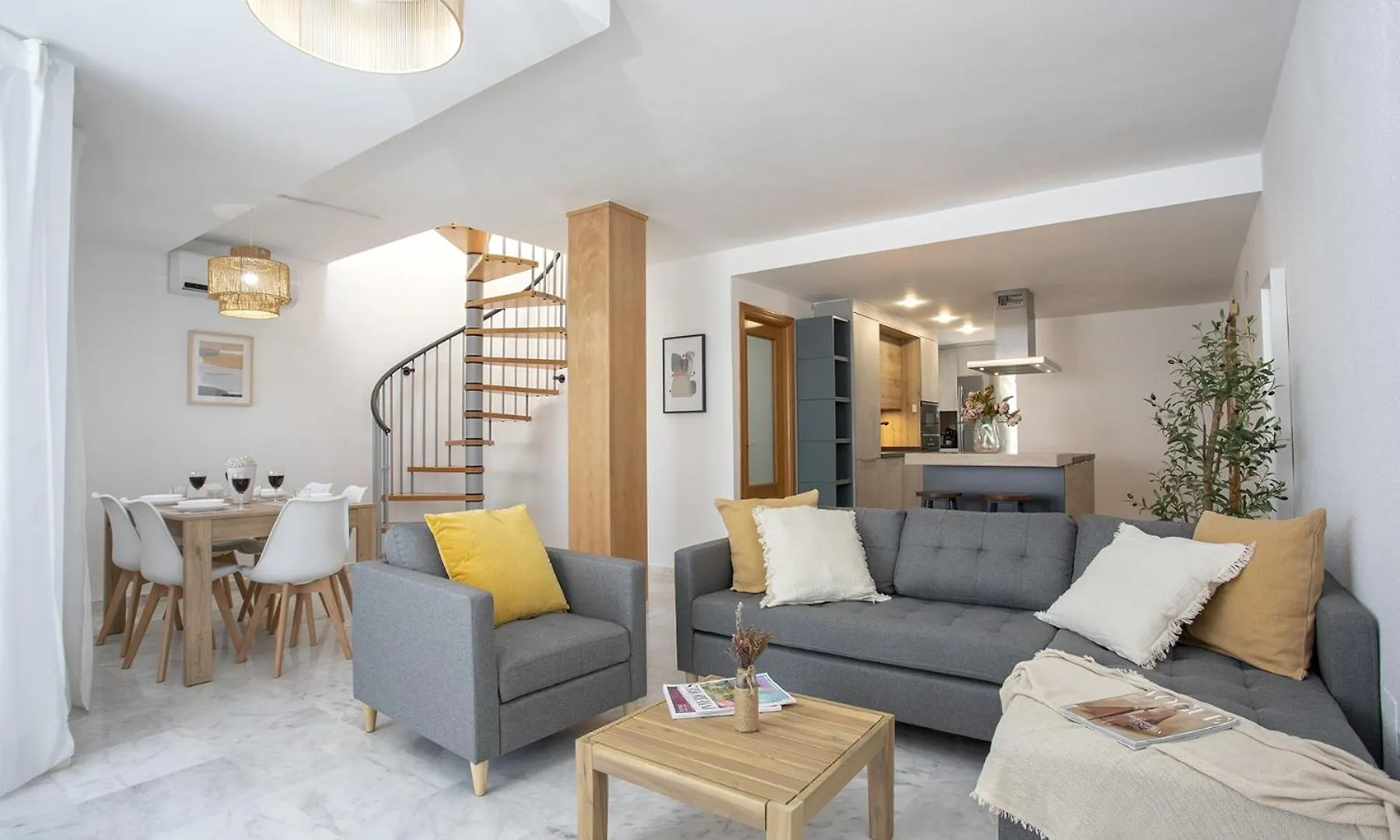 -Malagasunapts-Ayala33 Bus-Train Station - Huelin Beach Spain